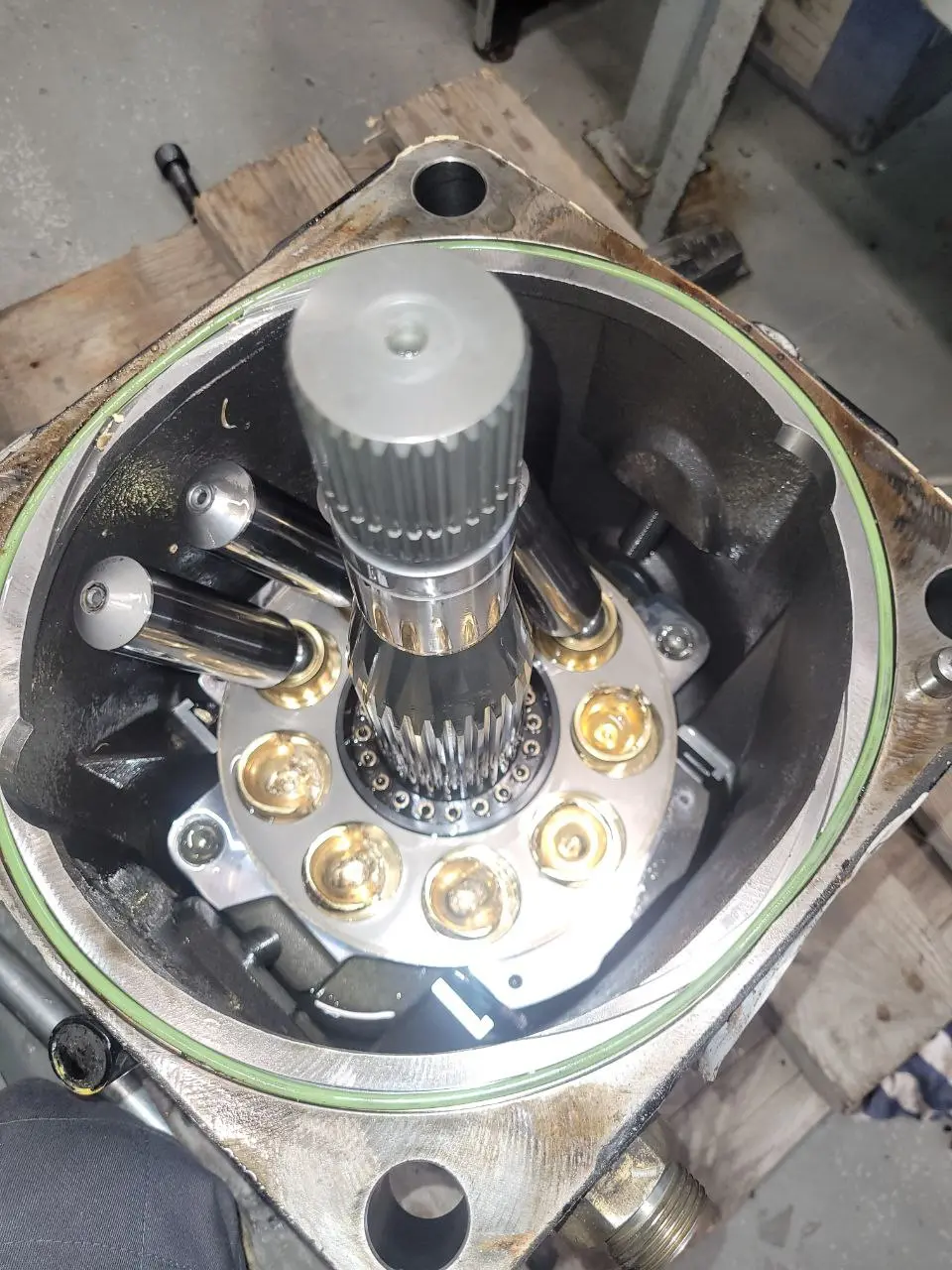 ремонт аксиально поршневого насоса
